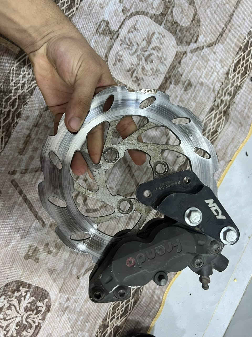 سلام عليكم غراض للبيع توصيل موجود ***********
واتساب ***********
