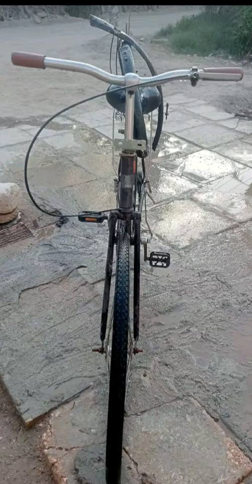 السلام عليكم 
بايسكل للبيع عوزه فقط واير بريك موديل(2017)جاملغات موجودات بي فقط لحيم صغير كلش  المكان الناصريه سديناويه الاتصال على الرقم التالي (***********)
