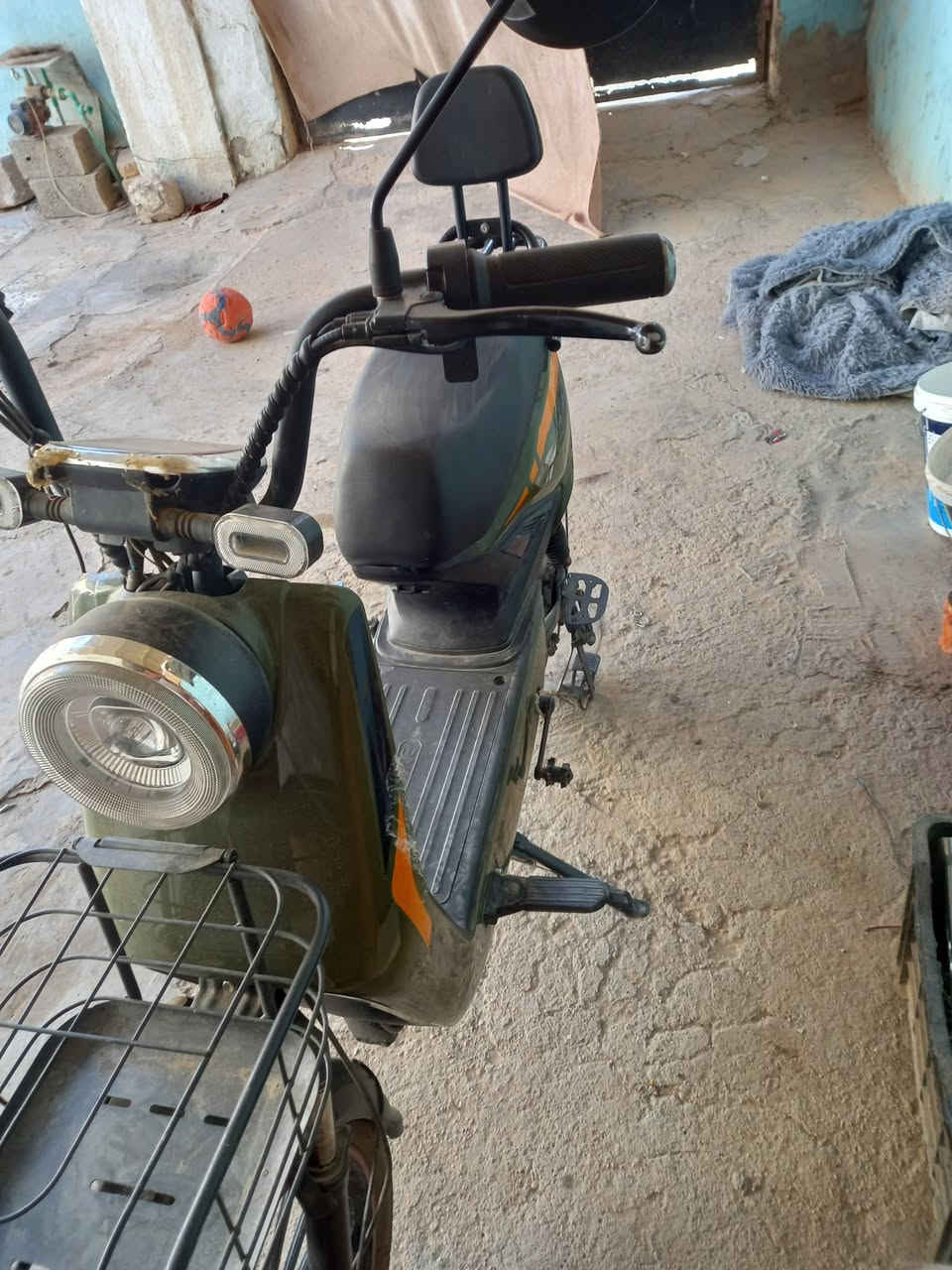 للبيع دراجه شحن سعر 200كلش نظيفه ستونه شتريناهة الشراي يتصل ***********
