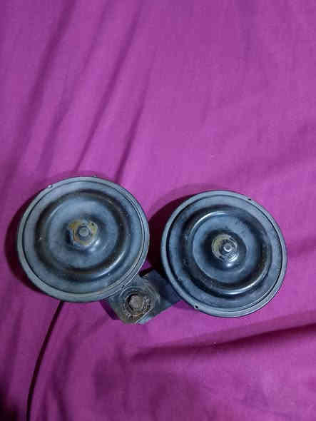 السلام عليكم شباب
#هورنات_سيدان_فيشه_سوده للبيع 130 وبيهن مجال بصيط الاستفسار الاتصال ***********
