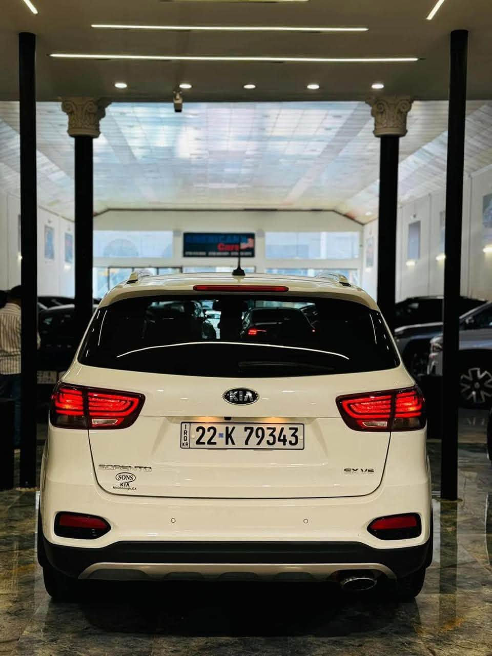 ✨ للبيع | Kia Sorento 2020 | وارد أمريكي | فول EX مواصفات ✨
🤍 اللون: أبيض صدفي
🇺🇸 الوارد: أمريكي
⛽ المحرك: V6 (6 سلندر)

المواصفات:
✅ تشغيل ودخول بصمة
✅ شاشة كبيرة
✅ مقاعد جلد مع تدفئة
✅ بانوراما كاملة
✅ 7 ركاب
✅ حساسات أمامية وخلفية
✅ صندوق خلفي كهربائي
✅ مثبت سرعة ذكي (Smart Cruise Control)
✅ نظام تحديد المسار (Lane Assist)
✅ شاحن لاسلكي

حالة السيارة:
🔹 الضرر: ربع البنيد فقط.
🔹 الجاملغ بارد.
🔹 السيارة نظيفة جداً، استخدام مرتب، جاهزة للاستخدام ولا تحتاج أي مصروف.
🔹 الفحص خير دليل على نظافة السيارة.

💰 السعر: 23,000 دولار قابل
للاستفسار ‭***********‬
