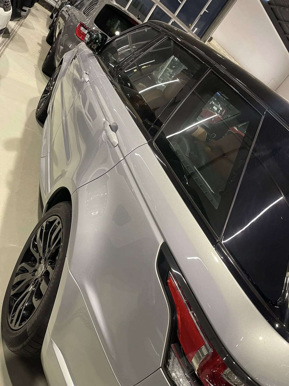 رانج روفر سبورت
خليجيه 8 سلندر داينمك

فول مواصفات

بيبان شفط

دوسه كهرباء 

السياره بحاله الوكاله انضف رانج ممكن تشوفه بهذا الموديل

المسافه المقطوعه. 33 الف فقط فقط

السعر 350 

للاتصال ***********
