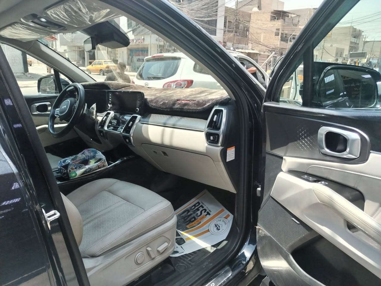 السلام عليكم 
سورنتو 2023 وارد أمريكي  ضررها الجاملغ الايسر من جهة السائق فول مواصفات 7 راكب السياره ممتعوبة  ماشيه 86 الف حقيقي اخوان التفاصيل تجي وتشوف بعينك السياره رقم بغداد  مكان السياره بغداد   *********** السعر  210 وبيها مجال
