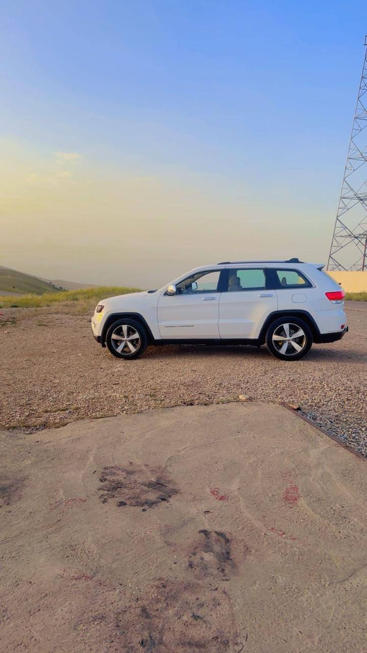 جيب شيروكي كلين المتدد موديل ١٤ بانزين عادي كير طياره رقم سليمانيه  مكفوله سعر  ٢٥٠ ابيها مجال التصال ***********
