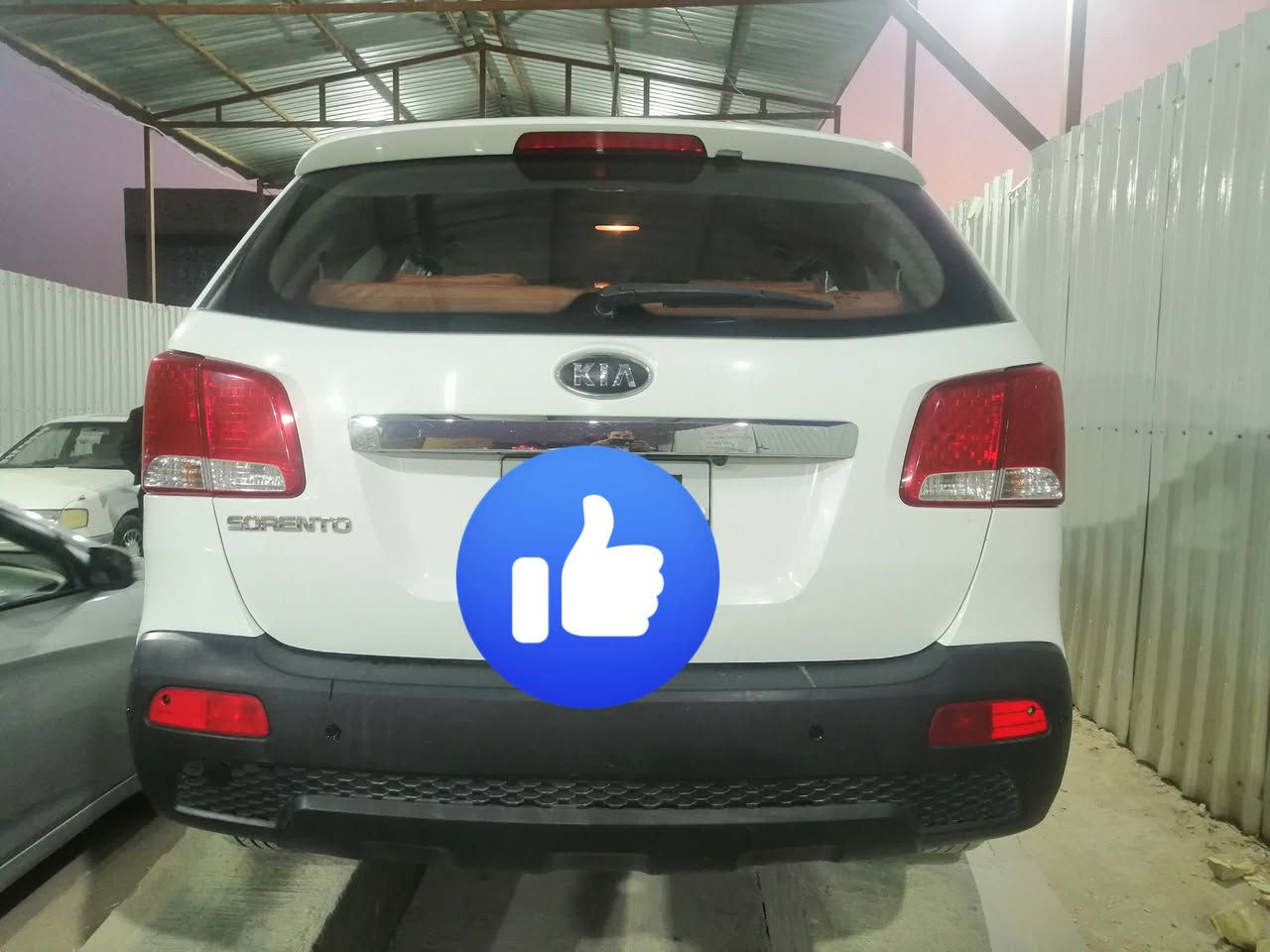 عليكم شباب سورنتو البيع مديل 13خليجي بصمه 3 قطع تبريد 7 راكب مكينه 2400 دوش  مكفوله رقم اربيل سياره جاهزه مراوس سورنتو مديل 20 وانطي فرق  الاستفسار الاتصال على الارقام التالية *********** ***********
