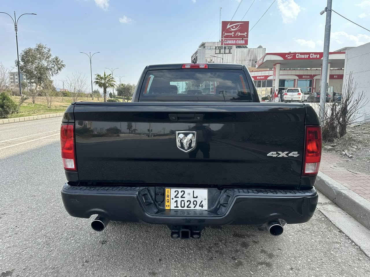 سلام عليكم 
دوج رام موديل ٢٠١٧ مكينه ٨ سلندر مامفتوح فور ويل باب طويل بودي صغير چملخ وباب خلفي جهة سايق مصبوغ مواصفات كندي مايطلع صور حادث بس عندي تقرير كار فاكس سعره ١٨٠ مكان سياره سليمانيه ***********
