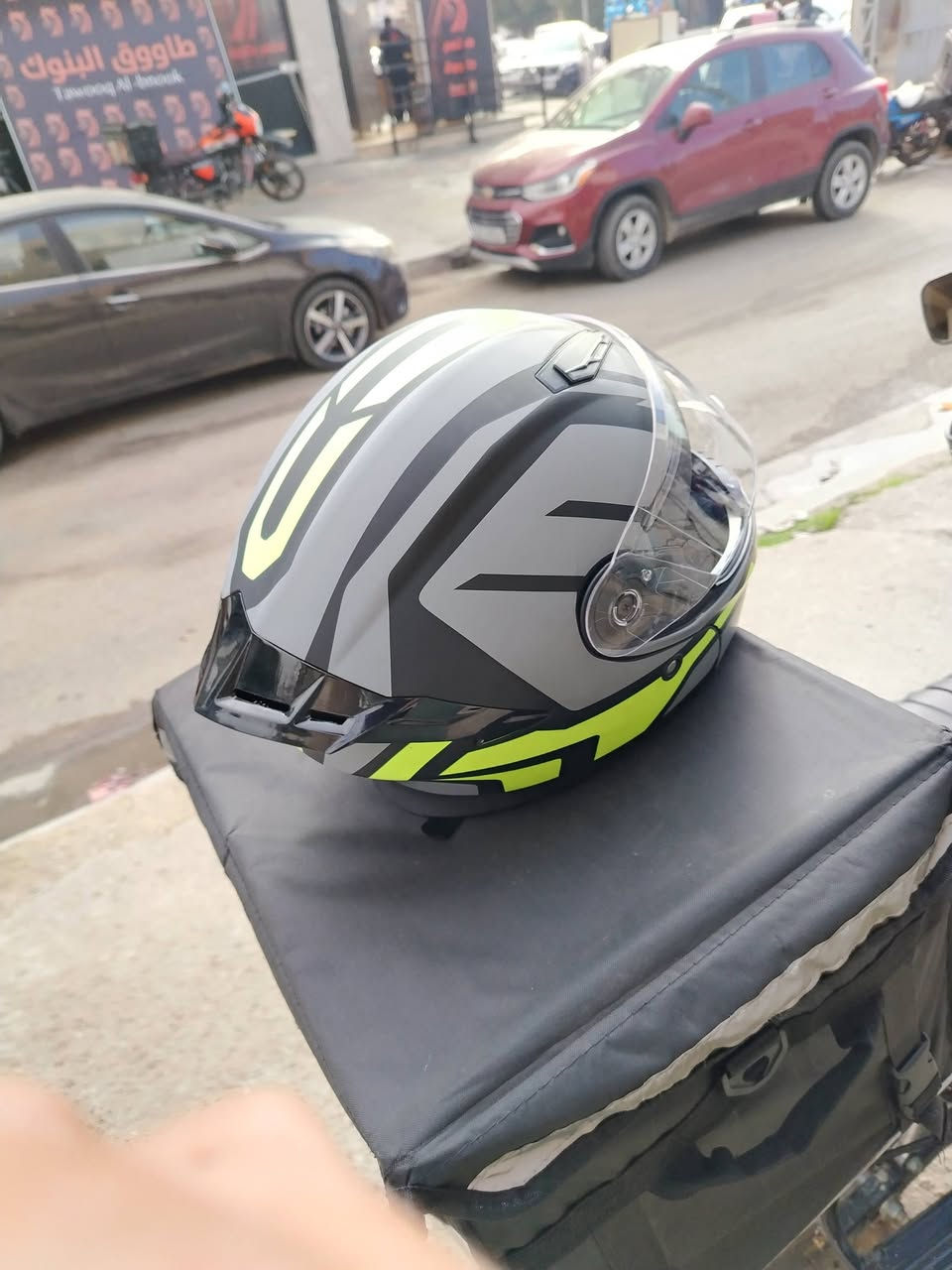 خوذه البيع جديده فج قلاب وياه سماعه بلوتوث قياس  XLمكاني بياع حي العامل رقم الهاتف ***********سعر65
