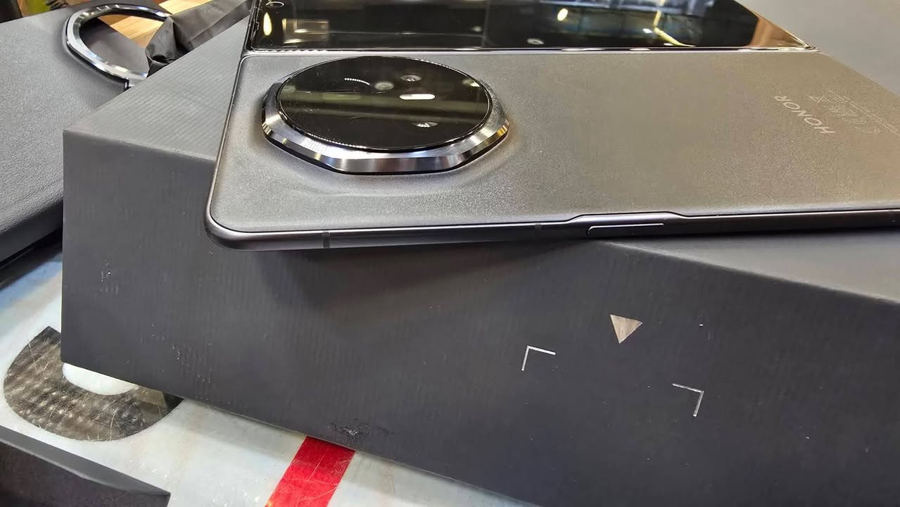 V3
للمراوس فقط نضافتة 100% ملحقات كامله ذاكرة 512 
مكاني بغداد محمودية لا يوجد توصيل


**إذا كنت صاحب هذا الإعلان وتريد حذفه لأي سبب، رجاءا أرسل رسالة إلى الدعم الفني**