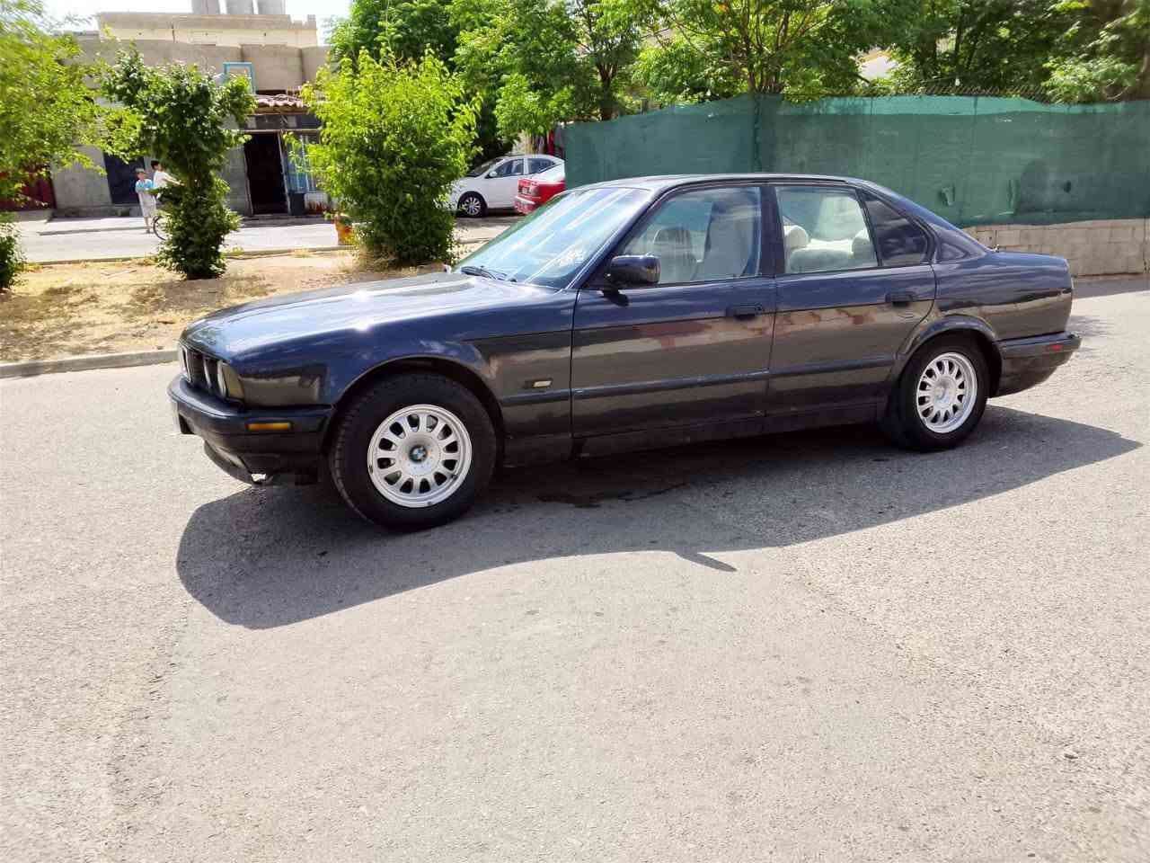 سڵاو هاوڕێیانی خۆشەویست 
بیئێم مۆدێل 1991  مەکینە 525 گێڕ عادی 
گێڕ و مەکینەی بەشەرت بێ دوکەڵ و بوخار و سەرف 
ڪارەبایی گشت گیانی بەشەرت جام کارەبایی کوشن کارەبا 
سڵاید  بێ دەعم و لێدراوی ئاڕم پلاستیك سلێمانی 
بەشەرتی ئاڕم و ئەوەلیات موس و بڕاوە 
سعری 37 وەرەقە و مەعمەلە   شوێن : چەمچەماڵ
ژ.م : *********** ڤایبەر و واتساپی لەسەرە
ژ.م : *********** واتساپی لەسەرە  #ادمین شمشمل, السليمانية
