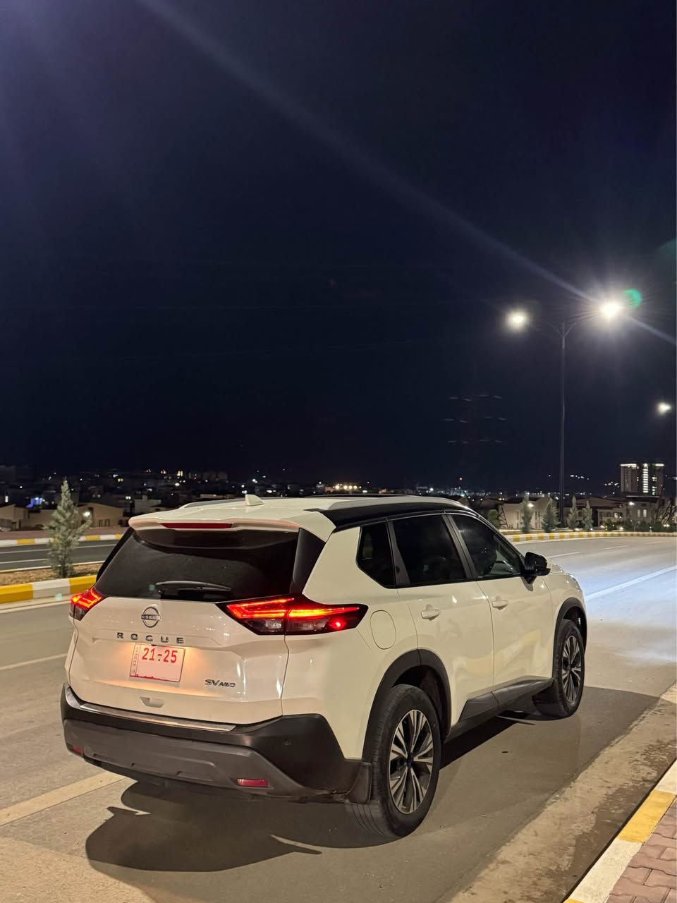 Nissan Rouge 2023 Sv+ AWD  
نیسان ڕۆگ 2023 فوول مواسەفات دەبڵ ئەکسل

سەیارەکە نموونەی جوانی و هەیکەلە قەپات مواسەفات  
ماشاءاللە هەموو گیانی بیلادیە و زۆر تازەیە

ماوەی ڕۆشتن: ٢٥،٠٠٠ مایل

بۆیاخ: بێ بۆیاخ  
تەنها سێ پارچەی گۆڕاوە بەبیلاد بەبێ ناوگرتن بەبێ ئێرباگ پێش و پشت کەپس

مواسەفات SV+:  
پانۆراما  
دەبڵ ئەکسل  
٥ مۆدی لێخوڕین  
کوشن (جلد - کارەبا - هیتەر - تەبرید)  
شاشە گەورە  
کامێرا (پێش - دوا) + حاسە (پێش - دوا)  
ڕادار ٣٦٠ پلە (پێش - پشت - تەنیشتەکان)  
ڕاداری خەتی جادە  
کامێرا ٣٦٠ پلە (پێش - پشت - تەنیشتەکان)  
بەسمە  
چوار دەرگا بەسمە  
شەغال  
٣ گێڕ (عادی - ئۆتۆماتیک - گێڕ لە سووکان)  
گێچ ئەلیکترۆنی  
برێک بەسمە  
ئۆتۆ هۆڵد  
ئۆتۆ ستارت ستۆپ  
سیستەمی موکەبەرە Boss  
ئۆتۆ برێک (پێش - دوا)  
کارپلەی (Android - IOS)  
وایەرلێس چارج  
زۆر مواسەفاتی زیاتر

🛠 خزمەتگوزاری:  
کامل سێرڤس کراوە  
ڕۆنی مەکینە تازە گۆراوە  
چوار تایەی تازەی لەژێرایە

گێڕ و مەکینە و تەبرید و کارەبایات و تەقەو رەقە بە شەرت  
گێڕ و مەکینە نەکراوەتەوە بە شەرت

ناونیشان: سلێمانی

📞 پەیوەندی:  
***********  
***********
——————————————

نيسان روج 2023 SV+ AWD (فول مواصفات)

السيارة قمة في النظافة وبحالة الوكالة (نموذج للجمالية)،كافة أجزائها أصلية وبحالة ممتازة جداً.

الممشى: 25,000 ميل فقط.

حالة البدن (الصبغ):
‎بدون صبغ نهائياً.
‎فقط 3 قطع مستبدلة (تبديل بلاد) بدون أي ضرر داخلي.
الأيرباغات سليمة بالكامل (كپس) أمام وخلف.

المواصفات (SV+):
* فتحة سقف بانوراما.
* نظام دفع رباعي (AWD).
* 5 وضعيات قيادة مختلفة.
* كراسي جلد (تحكم كهربائي - تدفئة - تبريد).
* شاشة كبيرة متطورة.
* كاميرات 360 درجة (أمامية، خلفية، وجانبية).
* حساسات أمامية وخلفية.
* رادار 360 درجة (محيطي) + رادار تحديد المسار.
* نظام التشغيل الذكي (بصمة تشغيل + بصمة أبواب للأربعة أبواب).
* تشغيل عن بعد (شغّال).
* ناقل حركة بـ 3 أنظمة (عادي، أوتوماتيك، شفترات خلف المقود).
* عداد إلكتروني (گيج).
* بريك إلكتروني + خاصية Auto Hold.
* نظام Auto Start/Stop لتوفير الوقود.
* نظام صوتي متميز من Bose.
* نظام بريك تلقائي (أوتو بريك) أمامي وخلفي.
* يدعم Apple CarPlay & Android Auto.
* شاحن لاسلكي للهاتف.

الصيانة والخدمات:
* تم إجراء صيانة كاملة (سيرفس كامل).
* زيت المحرك مستبدل حديثاً.
* طقم 4 إطارات جديدة.

* بشرط الفحص (الجير، المحرك، التبريد، والكهربائيات).
* الجير والمحرك بحالة الوكالة (لم يفتحا نهائياً).

📍 العنوان: السليمانية

📞 للاستفسار والتواصل: 
*********** 
*********** السليمانية, العراق
