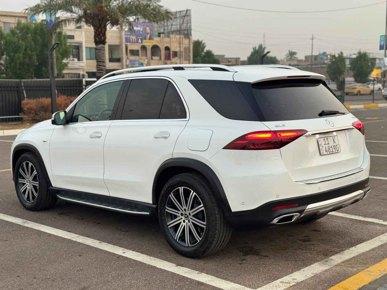 مرسيدس بنز GLE 450E
2025 وارد امريكي بيها مكانين PDR فقط مكفولة من ضربة وصبغ وتبديل السيارة اني مستوردها على ايدي وبعدها زيرو ما ماشية
سيارة كهرباء بانزين هايبرد داخل اوف وايت سيارة على وضع الشركة جديدة حيل مال جناي مكان السيارة معارض النهضه
***********
***********
