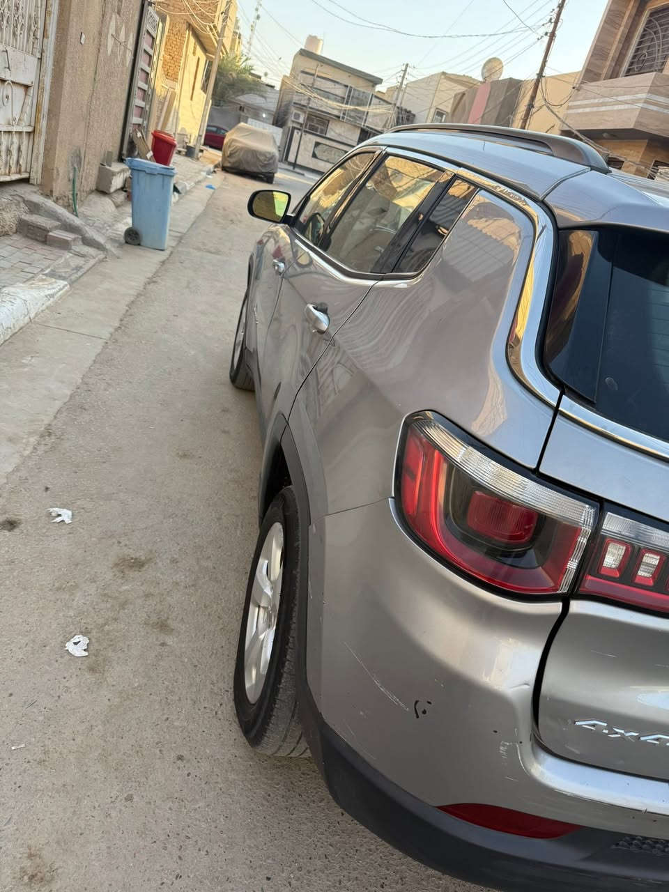 سلام عليكم جيب كومبارس 
موديل 2019 رقم كربلاء 
مكينه 2400 دوش
بصمه +بصمت ابواب
تشغيل عن بعد 
مثبت سرعه 
سياره فول ما عده الفتحه
شاشه كبيره
هند بريك بصمه
كامره دواره
جنطه كهرباء 
مكفوله من الصبغ وضربه
حادثه إصبعين بل جاملغ المامي 
إصبعين بارد بيهه 
السعر 105
وبيهه مجال 
 *المكان كربلاء* 
الرقم ***********
