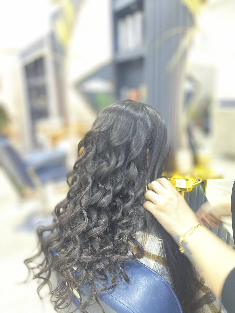 صالون شمس لسيدات عروض راس السنة 🌹 
حف قص تنضيف بشره ع. 5 
صبغ وتخصيل اومبري 25
رموش دائميه 10
تاتو ووشم 25 
مكياج وتسريحه 30 قرب ماركت الشام 
للاتصال ***********
