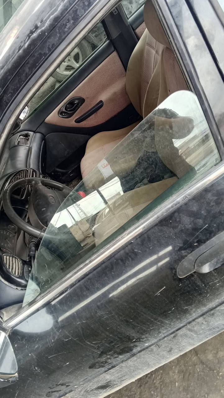 السلام عليكم سياره فورد امريكي موديل 98سياره جاهزه من كلشي ترايك وين ماتريد لزياره ورجع حداديه حلوه تايرات حلوات سياره جاهزه رقم بغداد مشروع وطني راعيه يمنا سعر 30رقم الاتصال ***********
