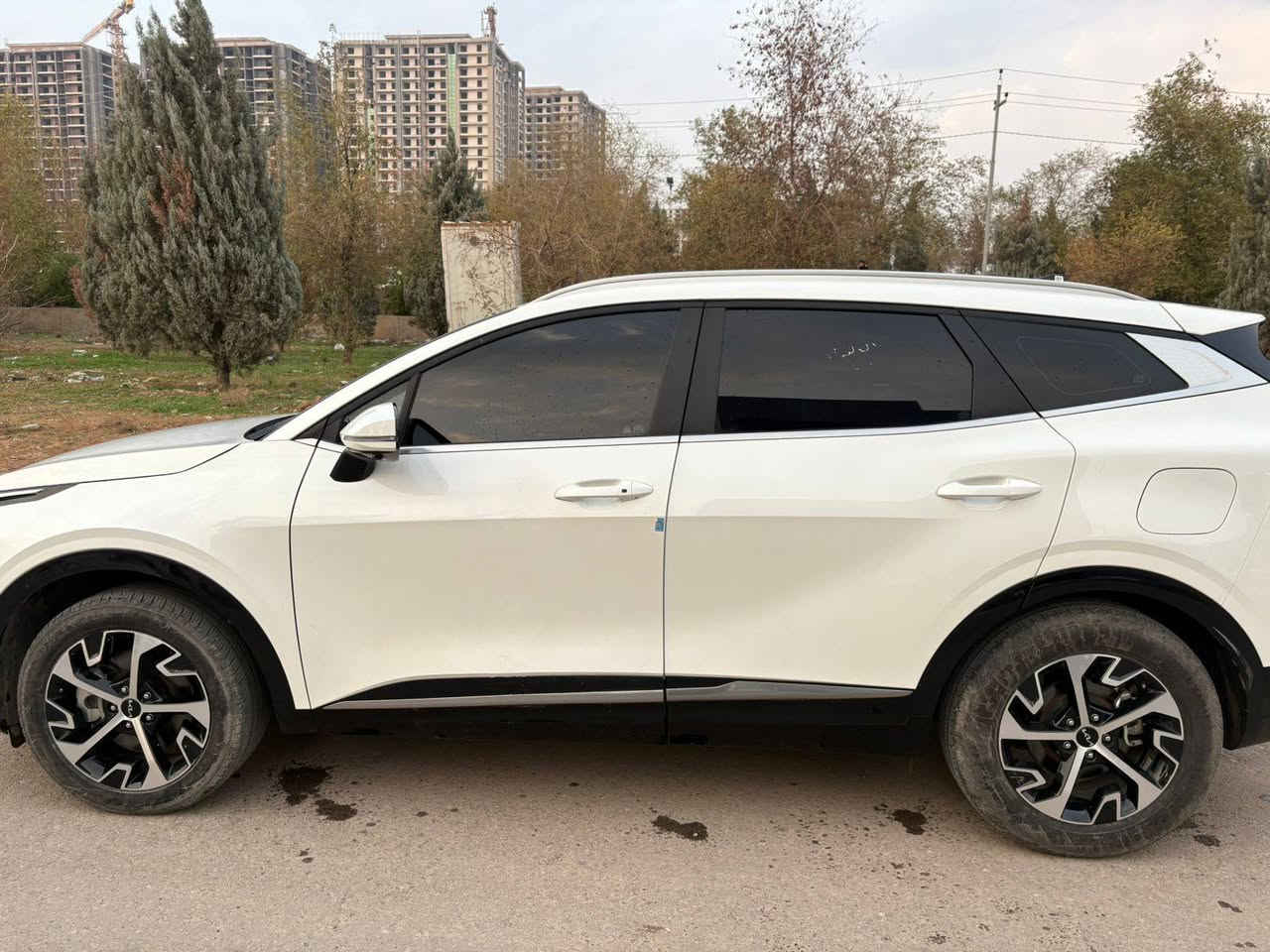 كيا سبورتج HEV هايبرد 2024 نسخة الطويلة فول مواصفات عدا بانوراما مكفولة كفالة عامة عدا PDR
رادارات تدفئة وتبريد كشنات امامية وخلفية 
كراسي كهربائية
كاميرات 360 
سيارة هايبرد اقتصادية
وبعد مواصفات خير من الله 

💎 ســعــر ✅ ::  الــرد تلقائي 📮

سيارة مكفولة ما بيها اي قطرة صبغ 
ولا ايرباك بس الباب مال سائق
بي Pdr حيل بسيط ومصلح
مكان السيارة اربيل

رقم التواصل :-:-:: *********** واتساب
