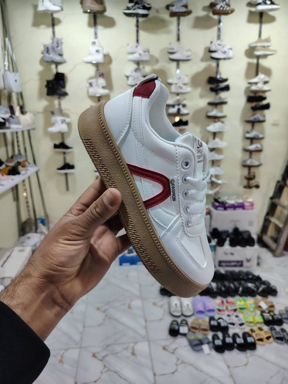 شوز نسائي فد شي يجنن بلبس 

قياس 36-37-38-39-40

السعر القطعه اب 8500 دينار فقط 

العنوان المشخاب شارع العيد السيد للاحذيه والحقائب 

توجود خدمه توصيل


**إذا كنت صاحب هذا الإعلان وتريد حذفه لأي سبب، رجاءا أرسل رسالة إلى الدعم الفني**