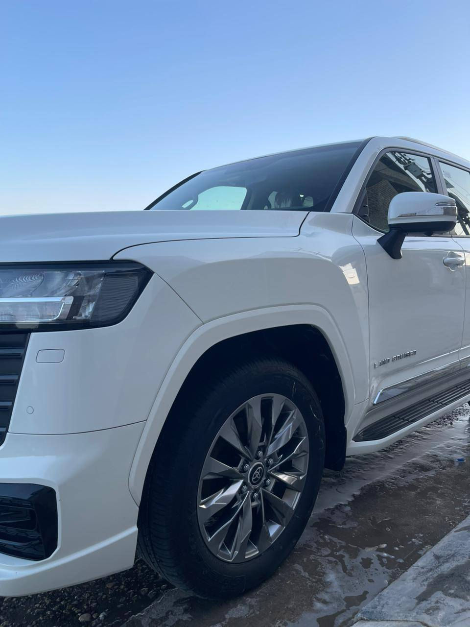 االسلام عليكم لاندكروز مديل 2024 بريم لمتدد فول مواصفات السياره عله وضع وضع شركه  مكفوله كفاله عامه رقم بغداد باسمي تحويل ثاني يوم مكاني كربلاء للبيع او مروس الشري يتصل *********** أو ***********
