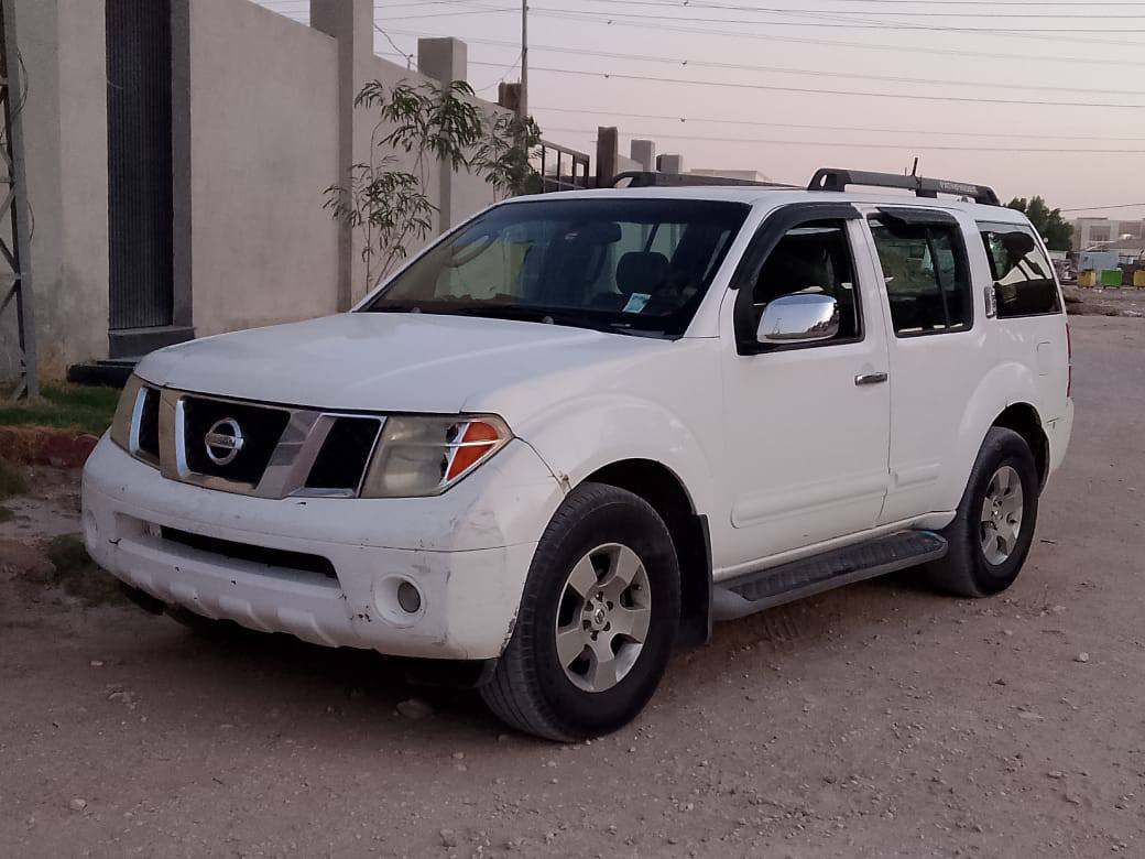 للبيع نيسان باڤندر 
ادوات محرك كايم 
سعرها 20 وبيها مجال للشراي 
للاتصال 
***********
