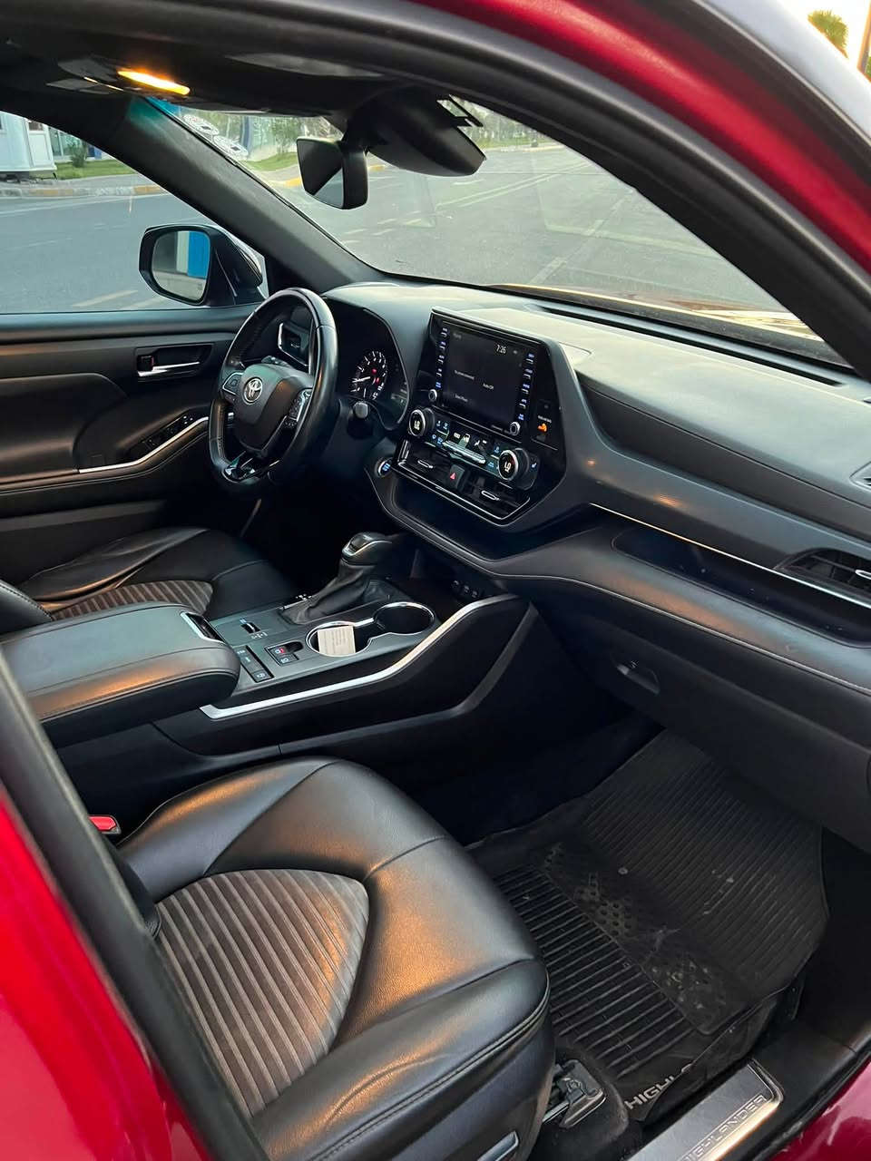 هايلندر 2021
فول موصفات XSE
مكينه V6
لون كرزي🍒
كشن VIP
ضرر موضح بصور 
سعر 250 بيه مجال
مكان سياره دهوك 
***********☎️
