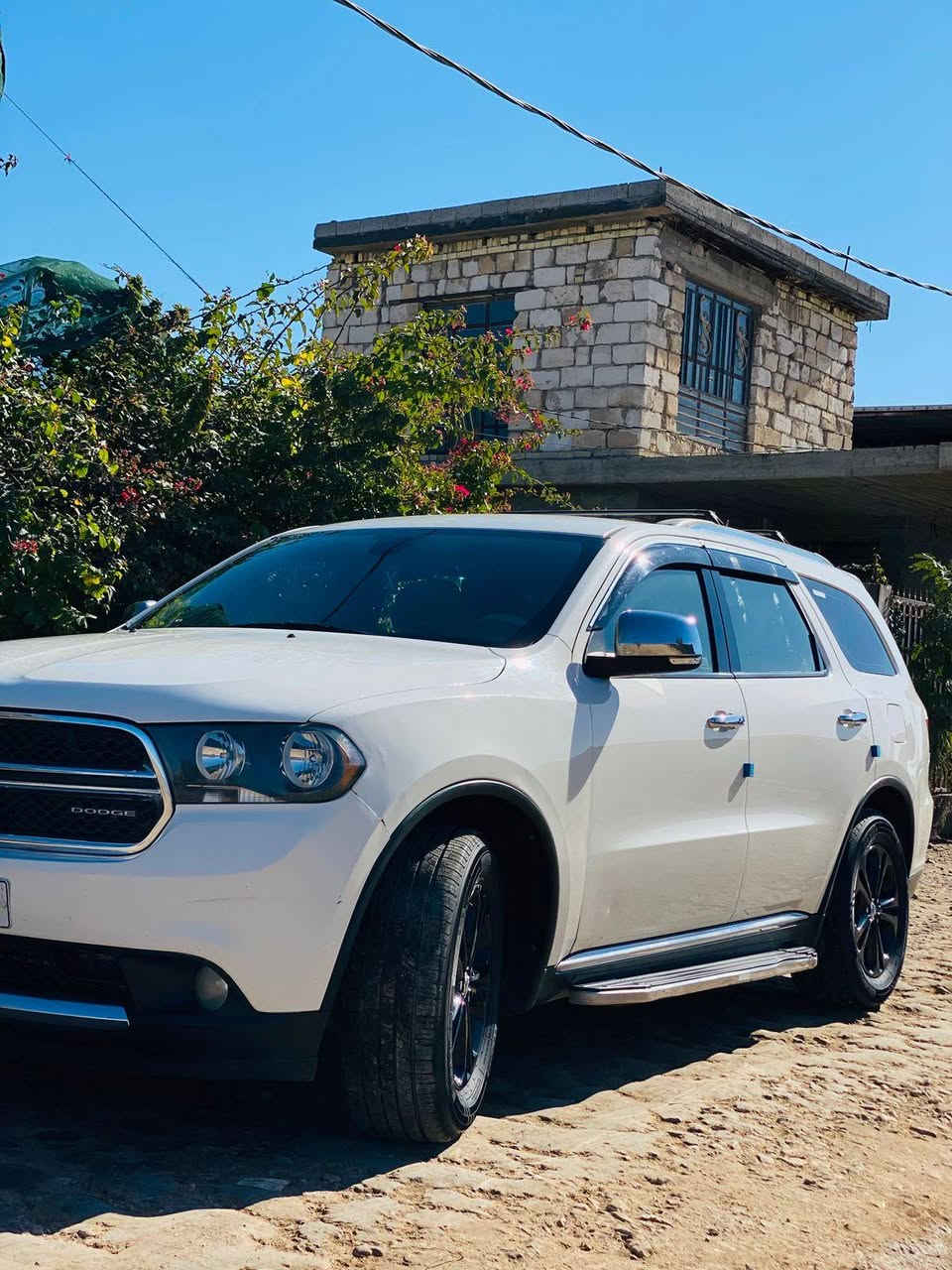 دودج دورانگو ٢٠١١
*dodge durango 2011 

فئة crew 

السونار مرفق بالمنشور

رقم بغداد بأسمي

محرك 3600. V6

ماشيه 200 ألف 

داخل جلد أسود وجوزي 

كشنات VIP

شاشه بلادي

بصمه ابواب

دخول ذكي 

جنطه كهرباء

تشغيل عن بعد

تحديد سرعه

رادار خلفي   

كشن كهرباء

حساسات خلفيه

لايات زينون Led

تحكمات استيرن جهتين

كاميرا خلفيه

تبريد 3 قطع 

شفتات استيرن

كشنات خزن 

ويل 18 أسود بلاد 

السيارة كلين Clean title 

السيارة كاملة 1/1 

لون أبيض

العنوان بسمايه 

السعر 185$ وبيها مجال 

***********
