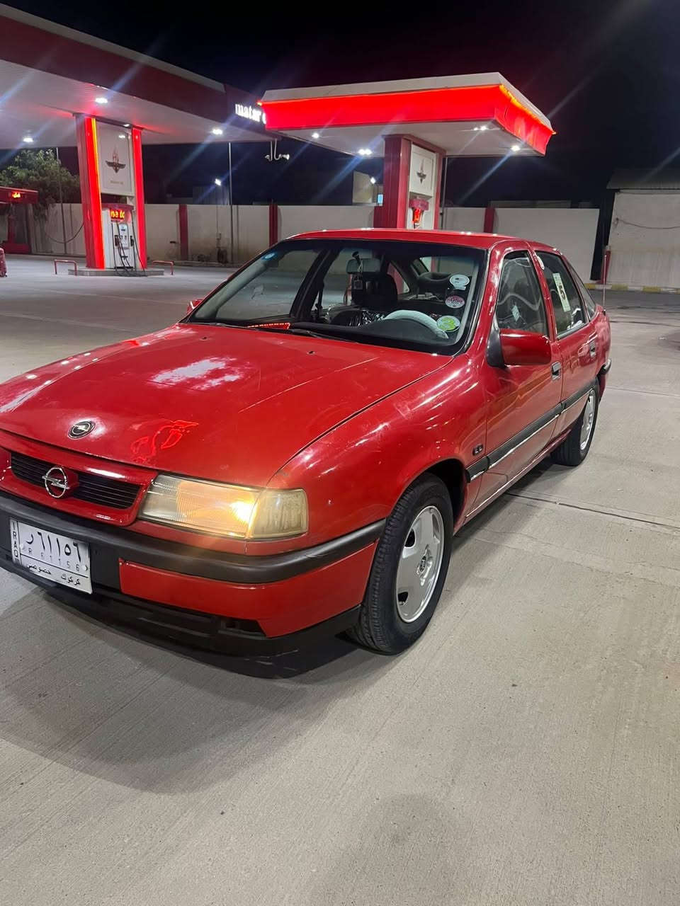 اوبل فكترا موديل 1992 حجم 20 كير أوتوماتيك لون احمر بدون صبغ فقط هلالات صبغ و بدون ضربه سنويا مشروع وطني كوبون بانزين موجود كير محرك صدر كهربائيات كله بل شرط . شرط تحويل  كير أوتو جامات كهربائي وارد ياباني تبريد كله موجود فقط يحتاج صيانه سياره ما ملعوب بيه على بلاد سياره جاهز من كل شي سعر 38 شراي خابر على رقم ***********. كركوك, العراق
