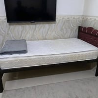 للجادين جرباية حديد ب 40 وبيها مجال تخت جربايه خشب ب25 وبي مجال (بس ال...