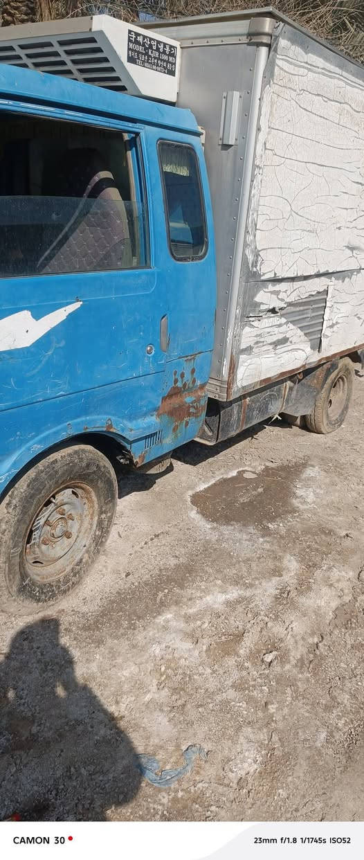 سلام عليكم كيه براد موديل 94 دوشمه جديده رقم بغداد السعر 38 وبيه مجال تحويل مباشر  رقم ***********
