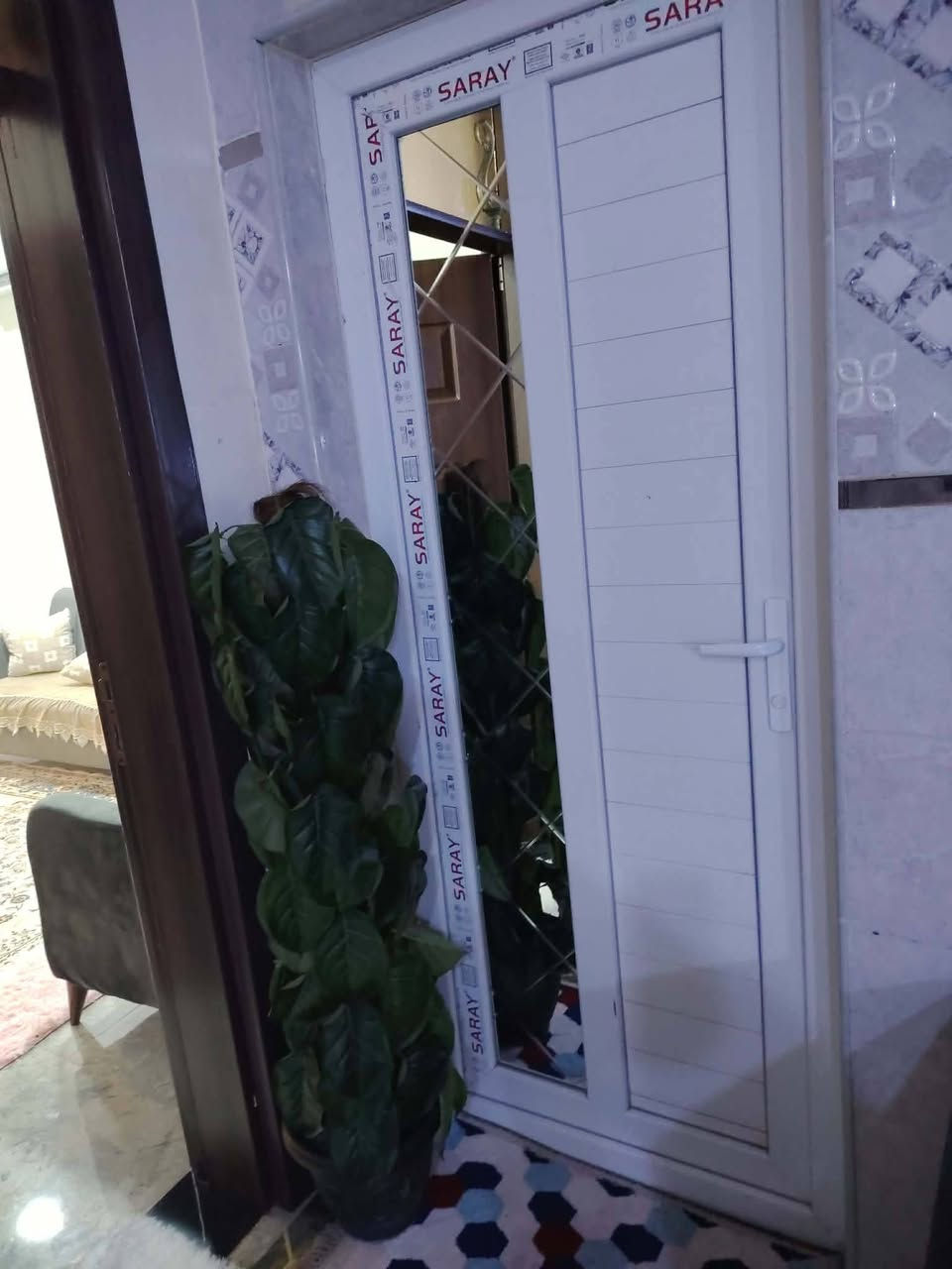 السلام عليكم البيع بيت طابق واحد ١٠٠ متر مجمع السلطان الرابع يرهم مراوس ٥٠(٦٠) ***********
