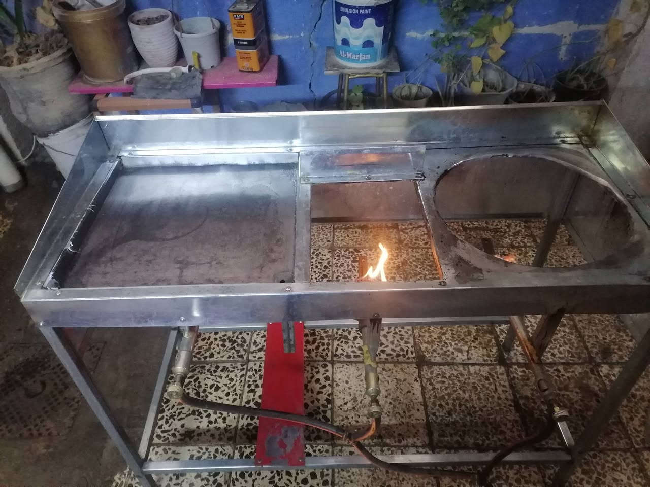 اغراض مطعم للبيع  السعر خاص
***********
