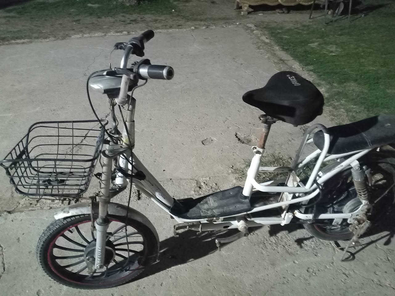 تراجه شحن البيع نضيفه كلش مابيها بس بطاريات ناقصه مابيه أي شي كله شغاله  الشاير والبريكات والتايرات كلهن شغالات ومكاني بغداد تاجي منشأ نصر سعر 60وهذا رقمي ***********
