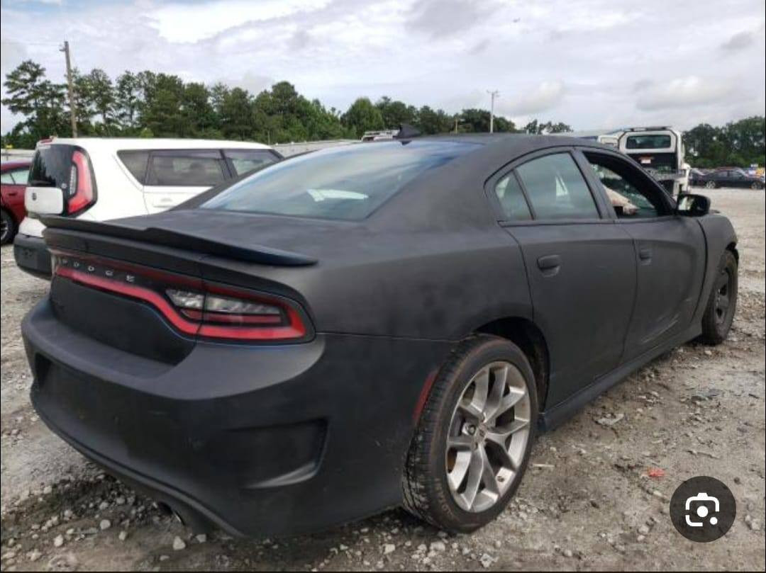 السلام عليكم للبيع جارجر موديل 22 اصل GT حادث ٣ قطع جاملغ تبديل وباب تبديل نفس الون اصليات  وبنيد نفسه مصلح يعني السياره قطعه وحده صبغ رقم بغداد أب اسمي حصرآ ماشيه ٦٠ ميل كامله من كل النواحي رايده 215 $ يعند شددتين و 15 مكاني بغداد ***********
