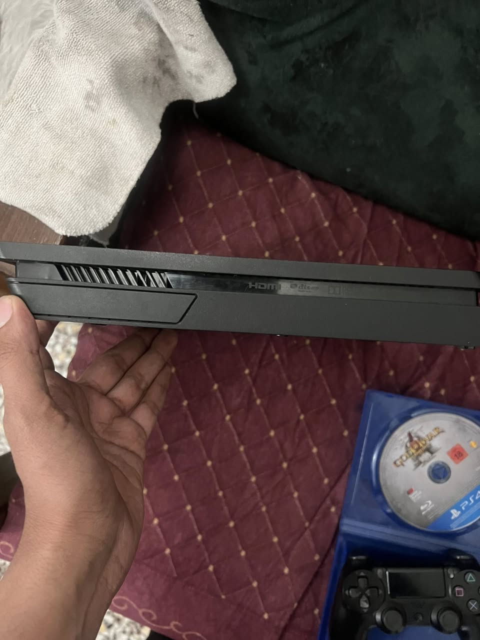 سلام عليكم بلي 4 سلم جهاز نظيف كلش ذاكره 1تيره اخذته قبل سنتين مصلح  السعر 200 وبي مجال بسيط ***********
