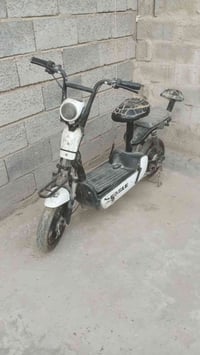 دراجة شحن • بدها بطاريات • كهربائية