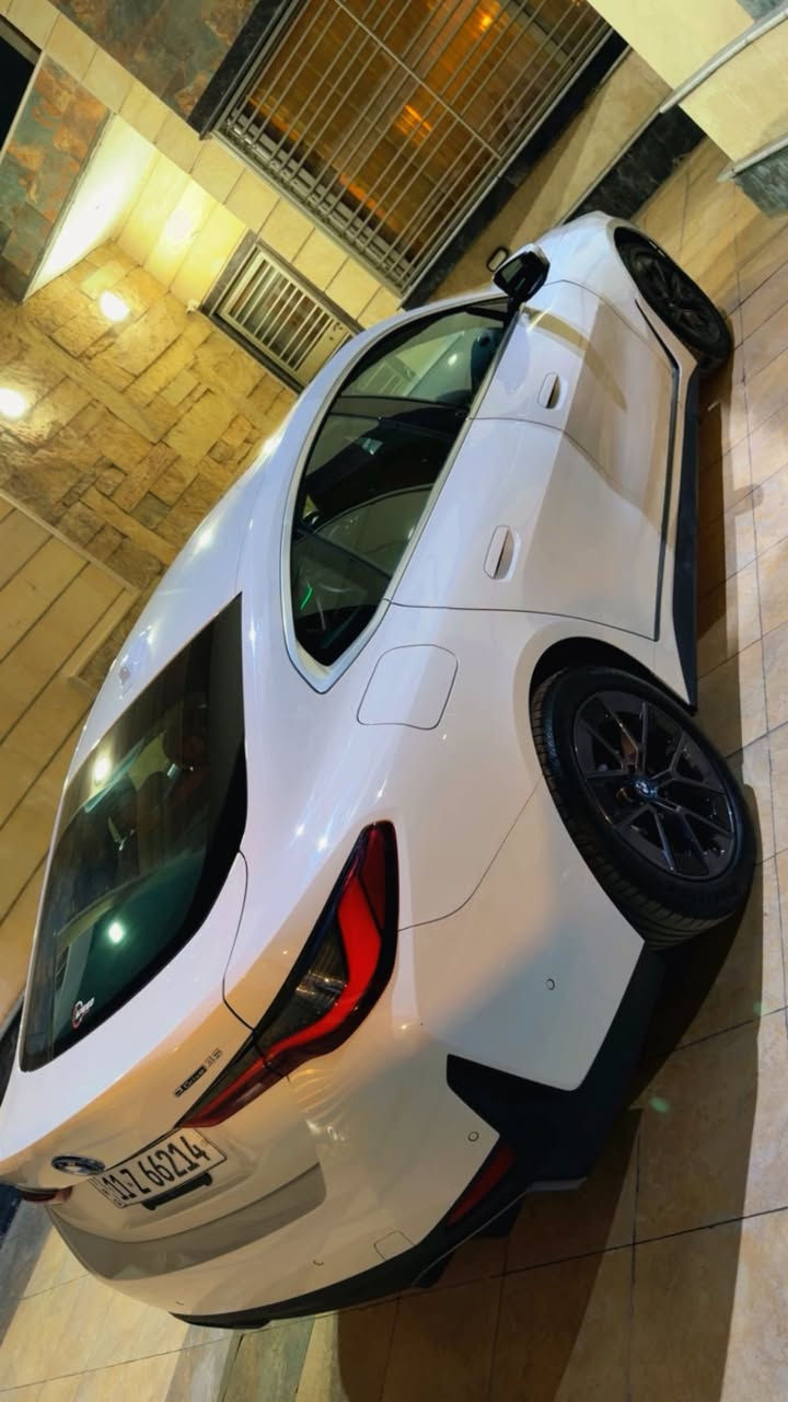 السلام عليكم
للبيع bmw i4 
2024 
ماشية ٩ الاف كيلو
وارد امريكي والحادث موضح بالصورة
فول مواصفات (داتا شو ، ٤ كامرات ، ردارات ٣٦٠ درجة، داخل احمر بلادي ، كشنات تدفئة، صندوك كهرباء ، ومعروفة المواصفات الباقية) 
مكانها بغداد زيونة
السعر ٣٠ الف دولار
للاستفسار ***********
