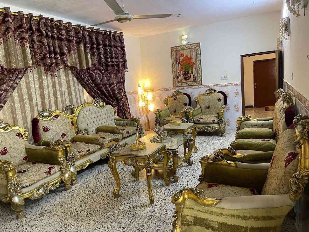 تخم مصري زان ثقيل
مع طبلات مرمر  2
وطبله وسطيه كبيره
مع البردات وزولية 
العنوان / تاجي مقابل منشأة نصر
للتواصل واتساب /***********
