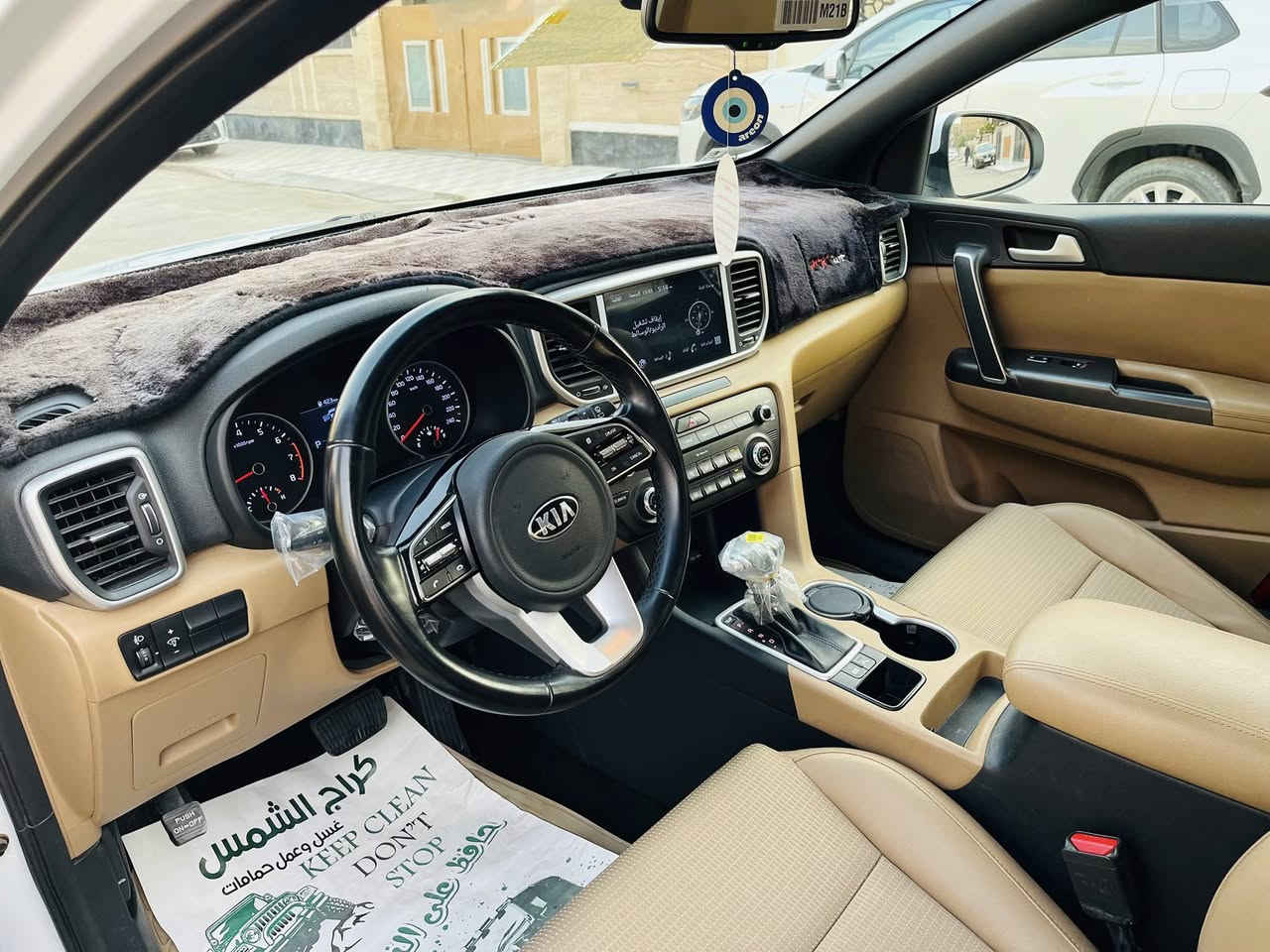 السلام عليكم شباب للبيع كيا سبورتج موديل 2021 وكالة الدولية مكفولة كفاله عامة من الضربه والصبغ والتبديل والبارد ماشية 47 الف 
مواصفاتها ،،بصمه،، وتشغيل عن بعد وترحيب والكراسي الامامية كهرباء شاشة اصلي وكامرة واريل نڤكيشن وحساس امامي وخلفي ولد ابيض ،،وكت مال جيتي ،،وتبريد بيانو وقطعتين تبريد وحساس مطر ومراية اوتو دم ،، وداخل جلد حمصي ،،وبروجكتر  ومحرك 2000 دوش ومري شفط ودبل تحكم ومود درايف ومانع انحدار ورقمها بغداد الجديد وبسمي مشروع وطني ،،وهزة جديدة
مكانها بغداد للاتصال ***********
