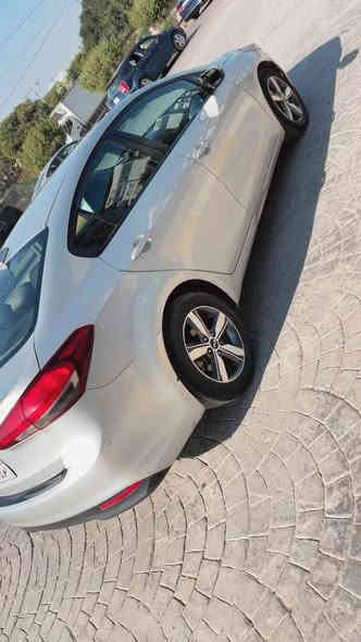 السلام عليكم كيا فورتي للبيع موديل 2018 
حادثه الماصده والدعاميه وصار بيه ربع البنيد صبغ 
والجالمغ صبغ والصندوك امبدل السياره بدون ارباك 
مواصفات السياره شاشه كامره تحكم جهتين 
مكان السياره بغداد السعر 104 وبيه مجال للشراي 
رقم صاحب السياره ***********9

صور الحادث مرفقه معه الصور غير متواجد على الفيس
