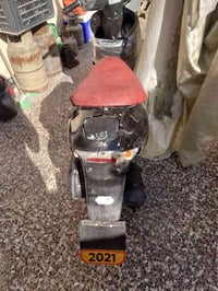 اوراق بسمي 300 اعله سعر ابيع كل شي شغال بس الاشاير يراد تبدل كلوبات لو...