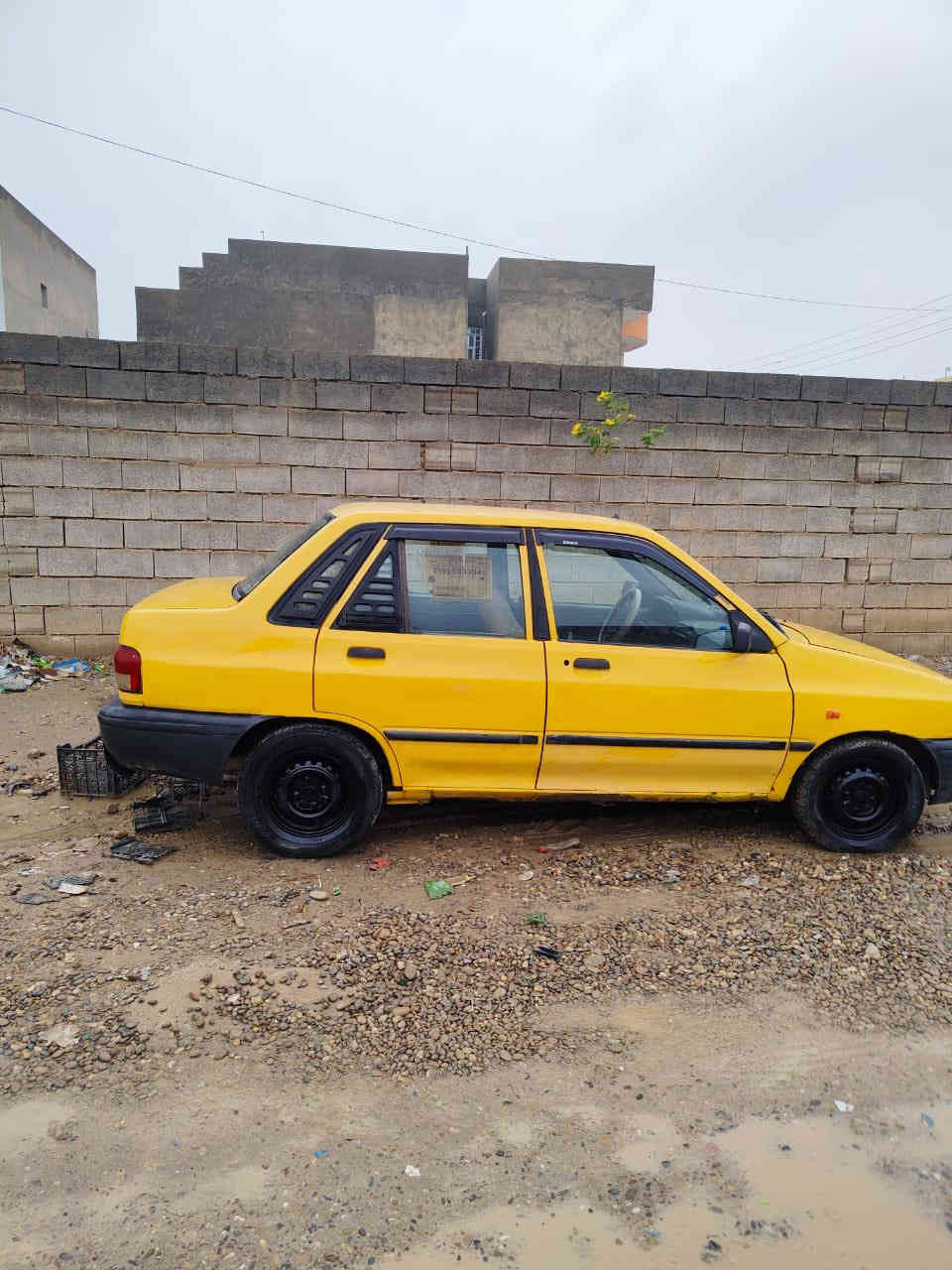 السلام عليكم سيارة سايبة للبيع حرة السيارة احلى من اللي بالصوره ورة معمرة بس بيها تدخين وهذا رقم صاحبها رايد يبيعها وسعرها رخيص ١٦ وبيها مجال موديل ٢٠١١ 
رقم صاحبها اللي يريدها يتواصل عليه اني مالي شغل مجرد ناشر
0772 797 5604
