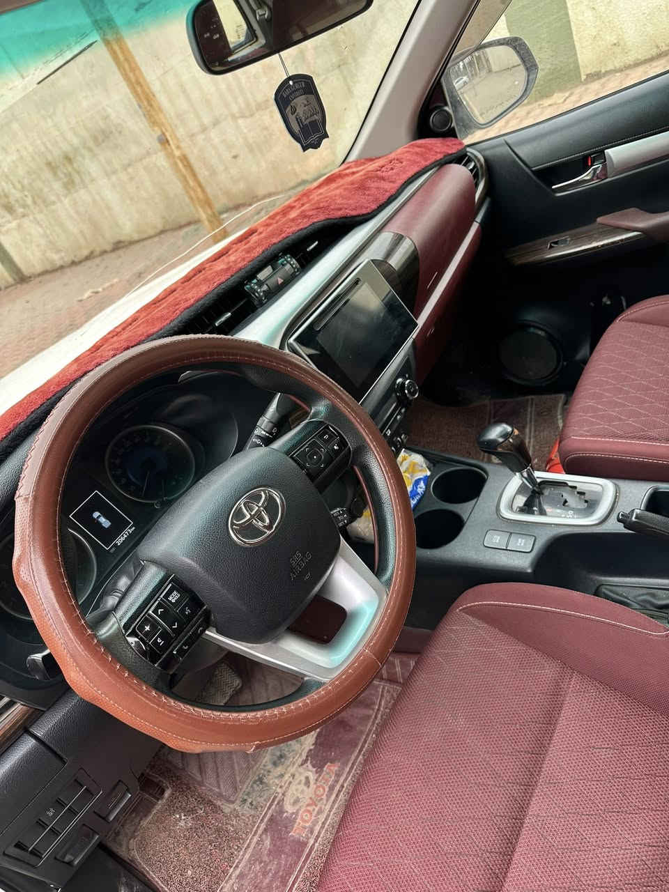 السلام عليكم 
للبيع سيارة هايلوكس 2020 جيهان 

محرك سوبر 

اوتماتيك رقم سليمانية 

سنويه إلى 2029

سيارة مكفولة (كلين) 

تدفئة تبريد الكشنات 

تبريد وتدفئة قطعتين 

ماشية 208 الف 
السعر 265 

مكان السيارة كركوك / الحويجة 

للاستفسار ‭0780 609 4134‬
