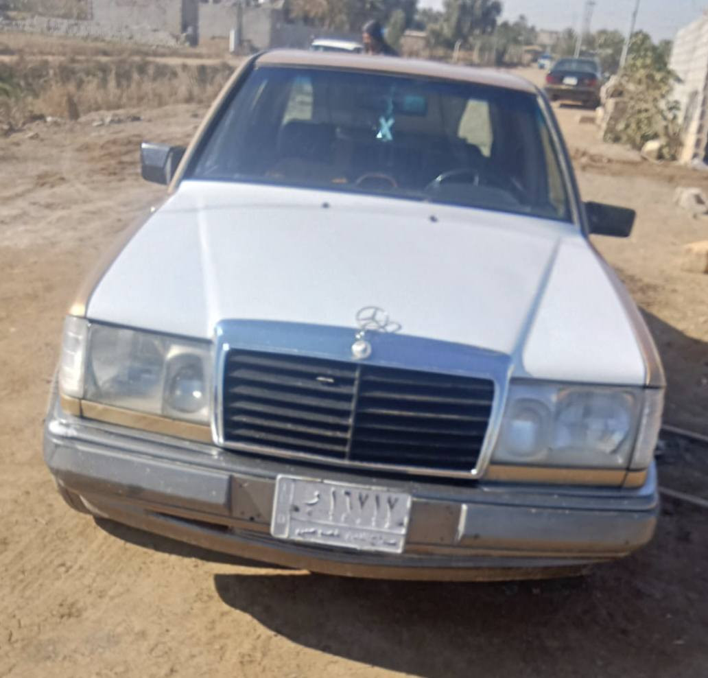 سلام عليكم 
مارسدس دب مديل 91 محرك 4سلندر كابريتر محرك وكير خير من الله رقم الماني صلاح الدين  للتواصل ***********
