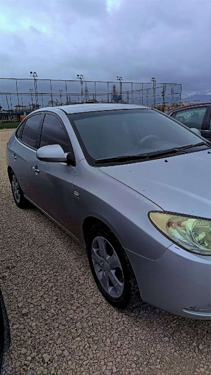 بەناوی خوای گەورەو میهرەبان
هۆندا ئاڤانتی مۆدیل 2009
سەقف شوشەیی کەڤەر گۆراو بەشەرت 
پیش و دوا کەپس 
چوار تایەو ویل تازە 
سیارەکە نمونەیە لە جوانی 
تەبرید لەمس کوشن هیتەر کارەبایی هەمووی بەشەرت 
نرخ 48گەلا سیارەکە هی مالی خۆمانە 
کامل مسرەف کراوە
***********
