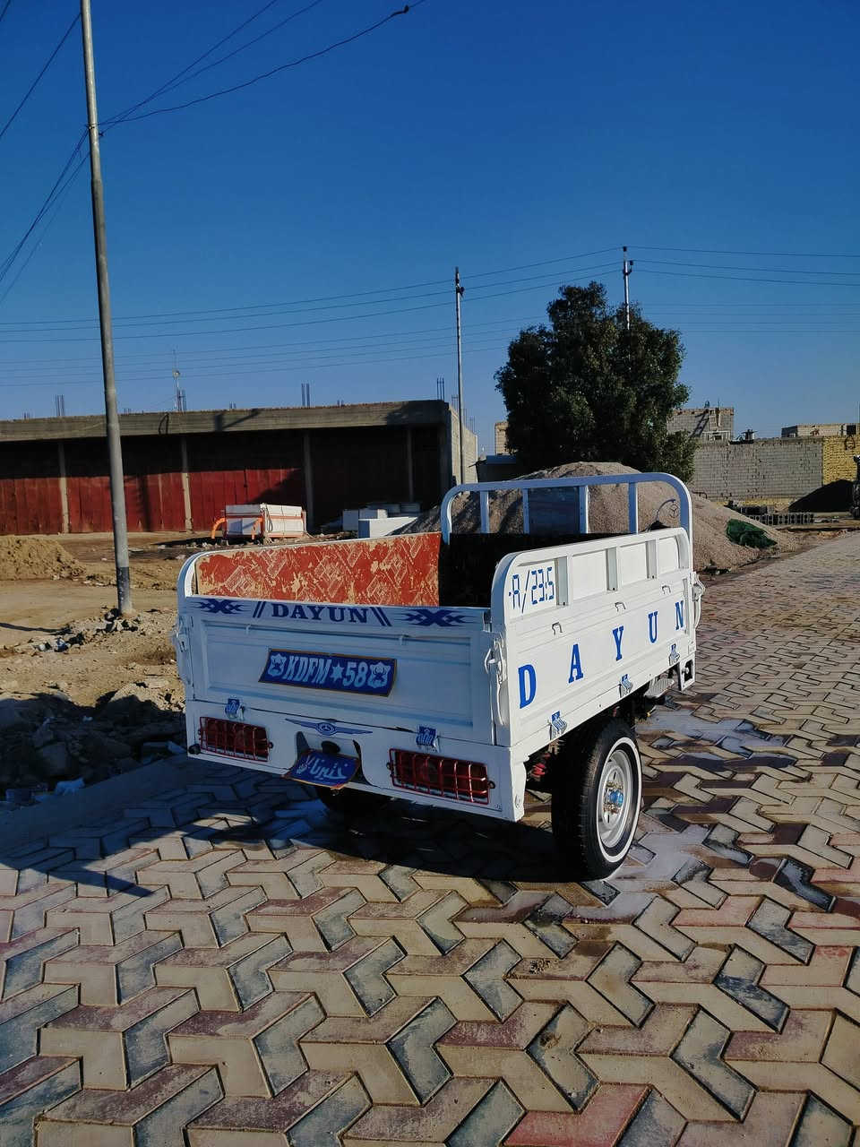 السلام عليكم ستوته للبيع مديل 20 اوراق اصولي محرك كارتون معمره كله 25 جاهزه من كلشي  السعر مليونين و 100 وبيه مجال قليل للشراي مكاني شطره وهذه رقمي ***********
