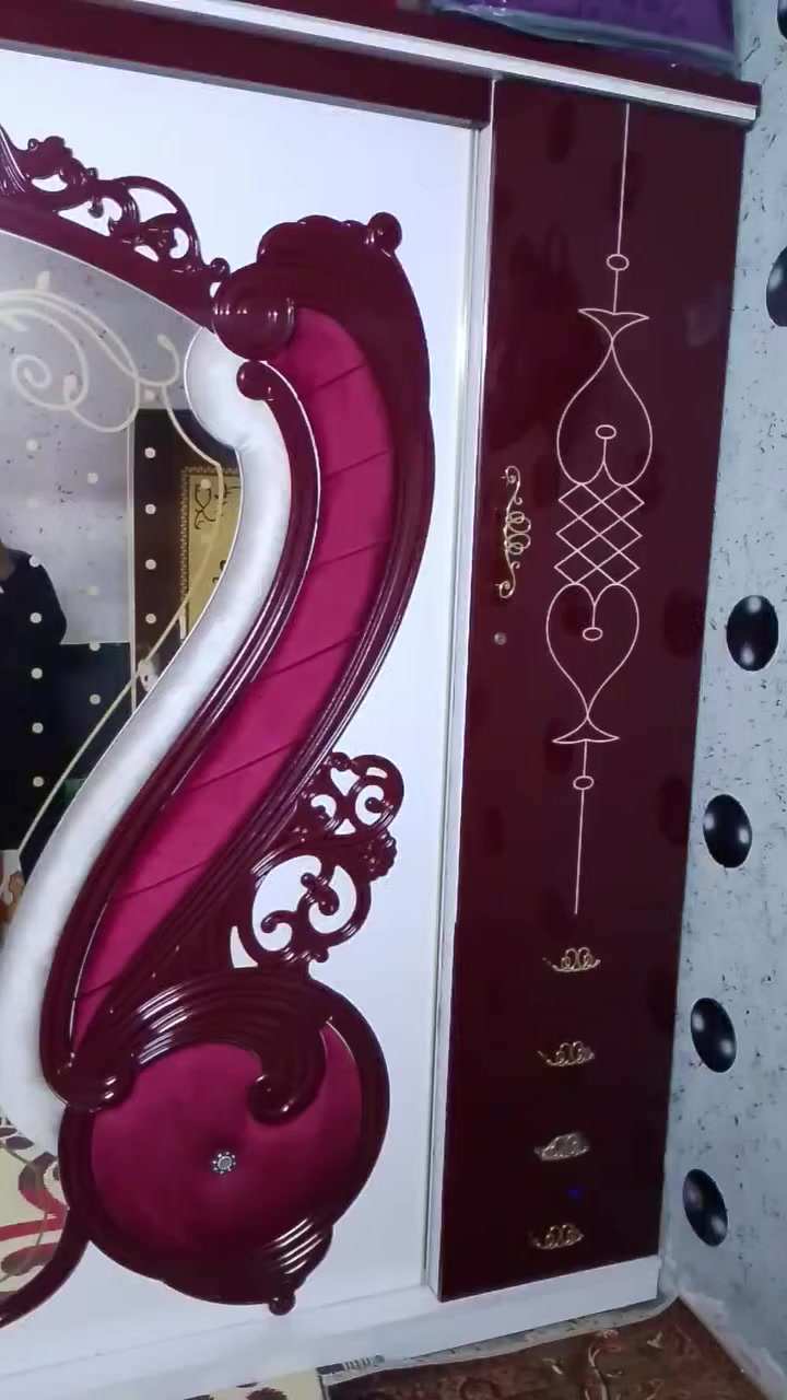 غرفه تركية. للبيع سعره 700الف
الضرر: جامه ميز تواليت او سجج مال جرارات شويه تعبانات..وياهة دوشك
العنوان: بغداد مدينه الصدر.
للاستفسار: ***********
