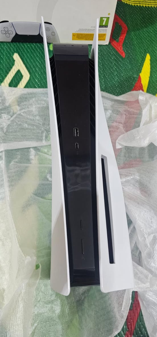 بلي5 فات ذاكرة 825 اخو جديد غراضة كاملة لامفتوح ولا مصلح يجي ويا يده وقرص فيفا 25 وقاعدة اصلية 
متوفر خدمه توصيل //متوفر جوستكات فور وفايف  اصليه


**إذا كنت صاحب هذا الإعلان وتريد حذفه لأي سبب، رجاءا أرسل رسالة إلى الدعم الفني**