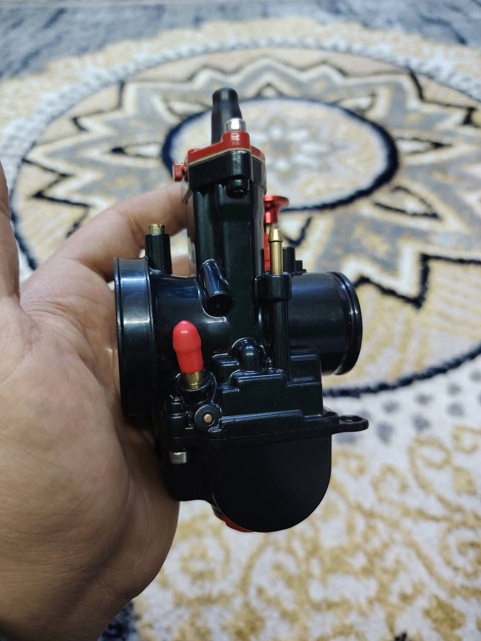 سلام عليكم كابريتر رياضي للبيع حجم 34
مال مطارح طلع بل امازون كبريتر قوي رقمي ***********
