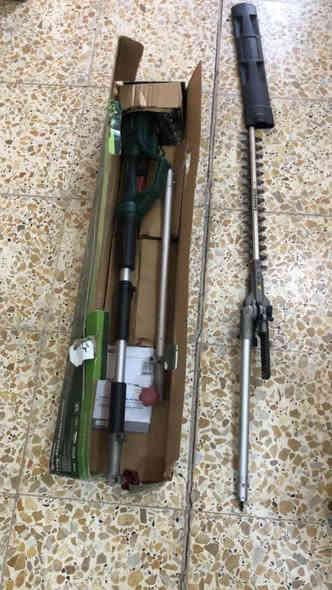 ادمن وافق
منشار مال تقليم للحديقه ( نظافة ٩٥ الى ٩٨ % )
الماني اصلي تاخذه شرط الفحص.
مع الملحقات ( درع قامه ـ مقبض او حزام كتف ـ قطع لزيادة الطول).
الطول بإظافة القطع يصل حتى ٣ امتار 
الي يريده يراسلني ماسنجر 
او واتساب / ***********
