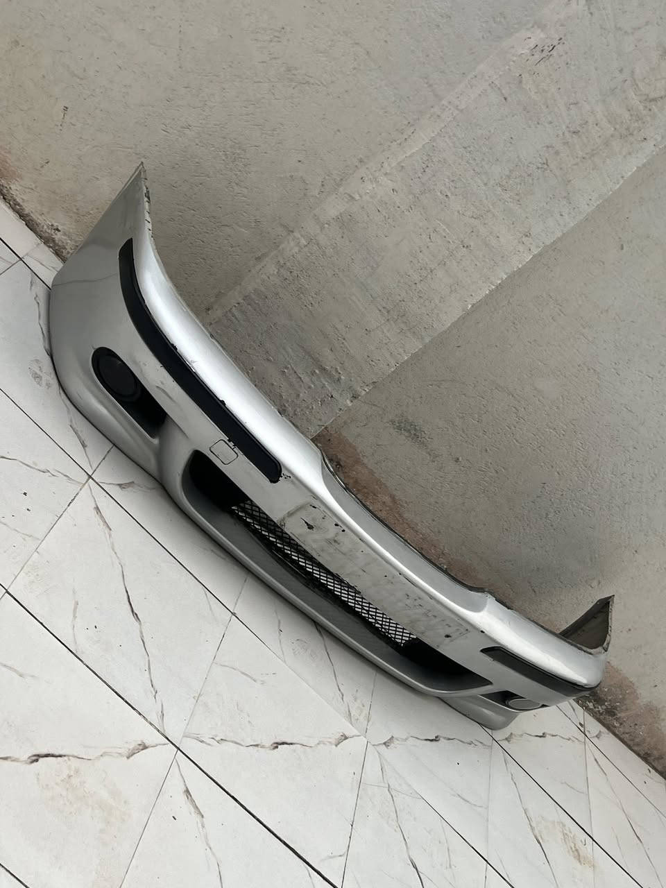 سلام عليكم
دعاميه اماميه M كامله هيه وبلاجكتورات 
بيه كسر صغير ومبين ب تصوير 
مكان حله سعر 70

‭0781 939 7710‬
