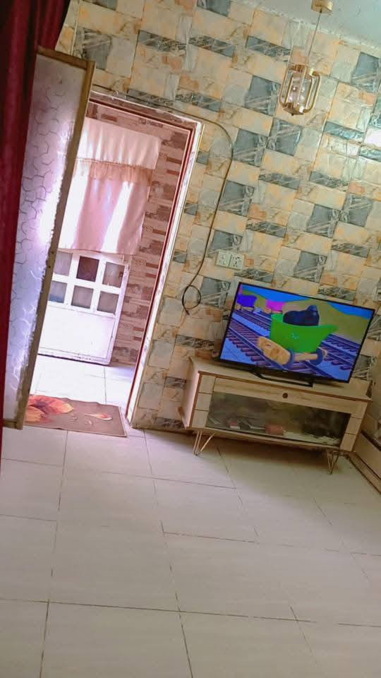 مشتمل ٥٠ متر واقع حال ٦٠ عنوان مسقط قريب مدرسه امرلي والروضه سعره ٣٠
***********
