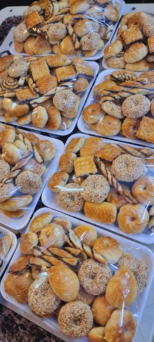 لا تعيّد بدون كليجتنا 🥰
كليجة تفتح النفس وتزين جمعة العيد
مشكّلة بين الجوز الطيب، والتمر الأصيل، والحلقوم الطري، والمبروش اللذيذ، ولمسة سمسم تشهّي العين قبل اللسان. لا تفوّتون الطعم الأصلي بنكهة ولاياتنا🥰 
اطلب الآن وخلي ريحة العيد تعبي المكان 

كيلو كليجة مشكل  : 10الف
ماعون نص كيلو كليجه: 5الف 
كيلو جوز :12الف
ماعون نص كيلو جوز : 6الف 

 ماعليكم سوى الاتصال بالارقام :📞
الواتساب: 
***********
 +9647714153068

يوجد توصيل 
ام الجدايل  : الف
التاجيات-العلوة - ركية وفاضل ابو عضام :3الف
العنوان : التاجي - ام الجدايل - قرب اسواق المختار
